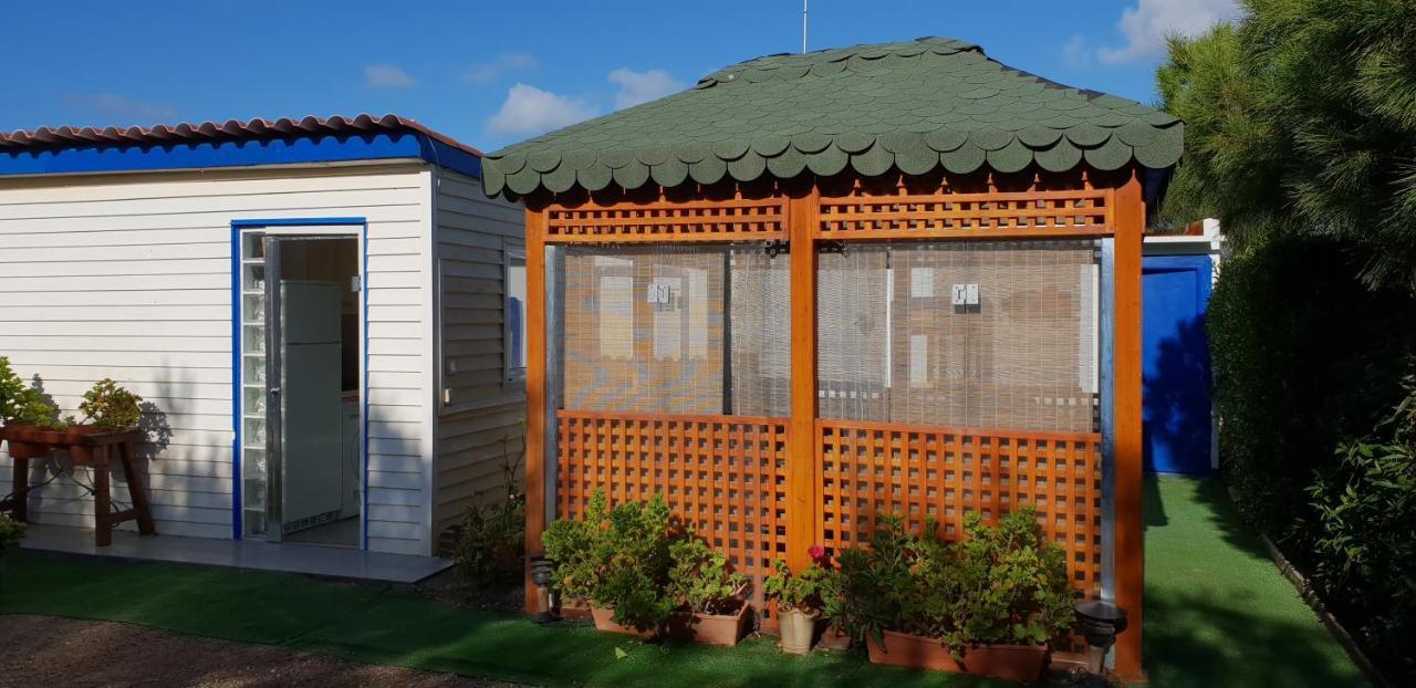 En Finca Las Dunas Dos Chalets Con Jacuzzis En Primera Linea De Playa , Uno De 4 Dormitorios Y Otro De 2 Dormitorios, Llama Al Seiscientos Veintisiete Cuatrocientos Diecisiete Trescientos Noventa Y Ocho Rota Buitenkant foto