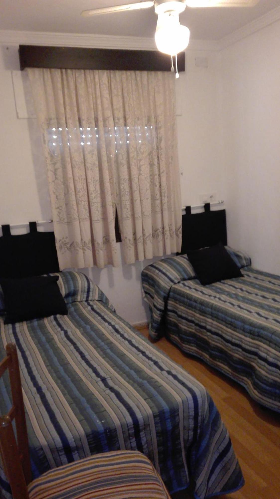 En Finca Las Dunas Dos Chalets Con Jacuzzis En Primera Linea De Playa , Uno De 4 Dormitorios Y Otro De 2 Dormitorios, Llama Al Seiscientos Veintisiete Cuatrocientos Diecisiete Trescientos Noventa Y Ocho Rota Buitenkant foto