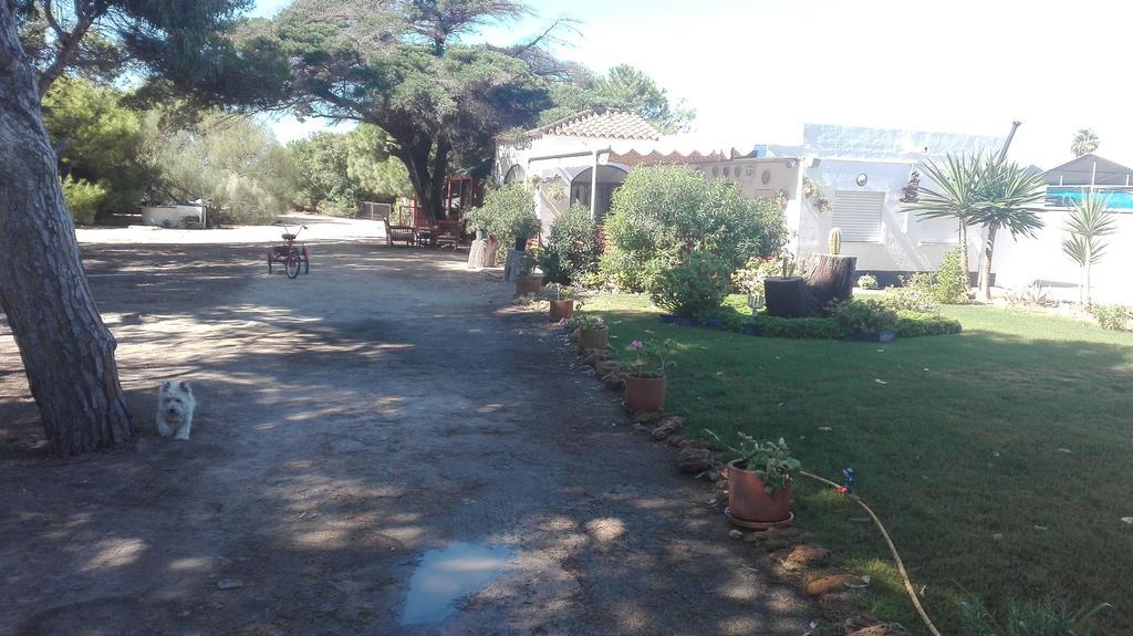 En Finca Las Dunas Dos Chalets Con Jacuzzis En Primera Linea De Playa , Uno De 4 Dormitorios Y Otro De 2 Dormitorios, Llama Al Seiscientos Veintisiete Cuatrocientos Diecisiete Trescientos Noventa Y Ocho Rota Buitenkant foto